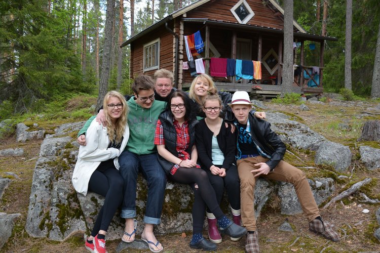 Print_Iisaari_isoset_ryhmakuva6_HL_THUMB.jpg